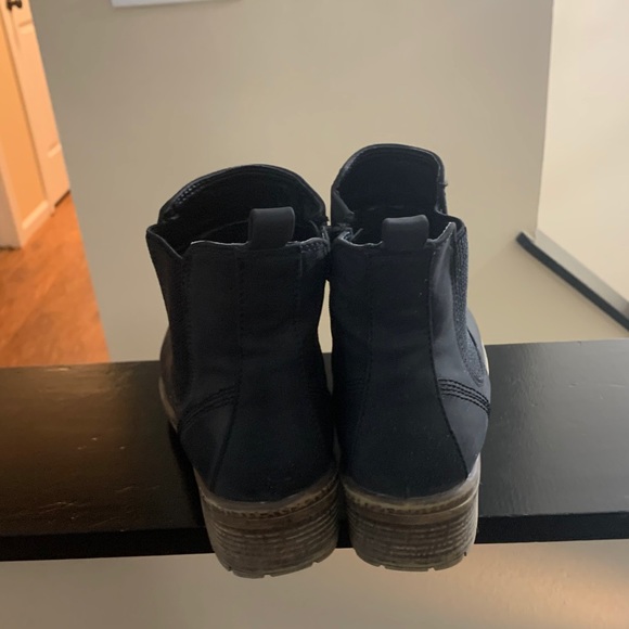 Maurices Anna Side Gore Ankle Bootie - Picture 4 of 5